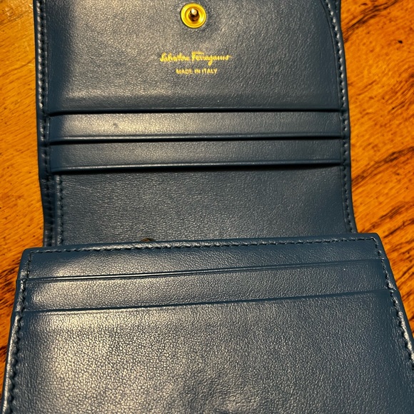 Salvador Ferragamo Small blue excellent wallet - Picture 4 of 13